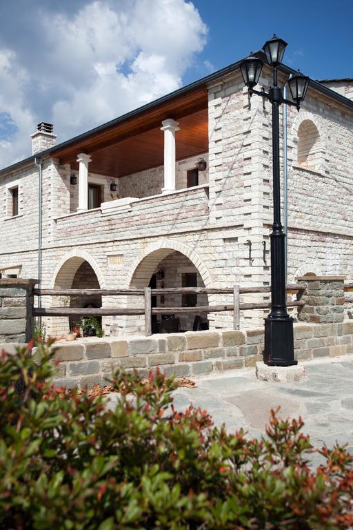 Nisista Lodge Mountain View Rodavgi Exterior photo